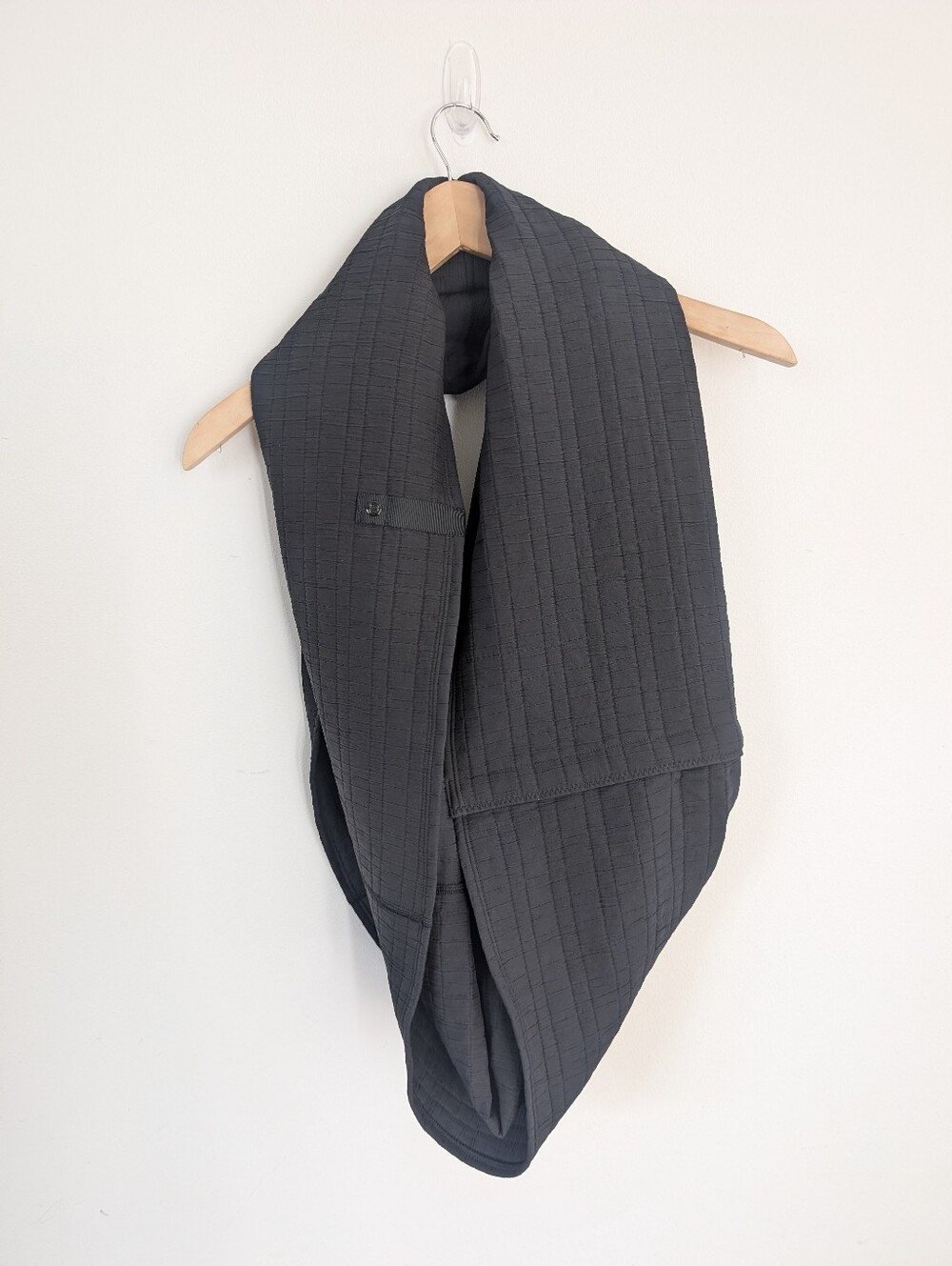 Lululemon Vinyasa Scarf *Quilt Black Snap Wrap OS